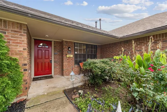 Photo 3 — 324 W Blueridge Drive, Midwest City, OK 73110