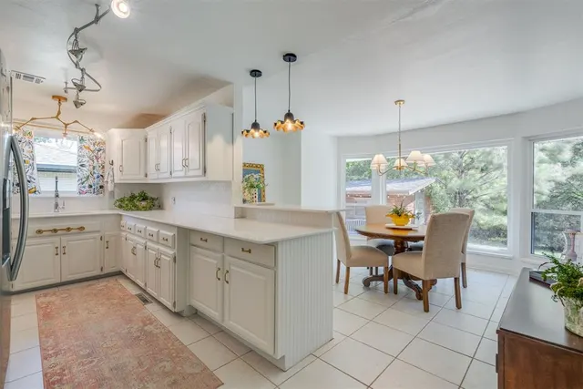 Photo 4 — 10608 Sunnymeade Place, Oklahoma City, OK 73120