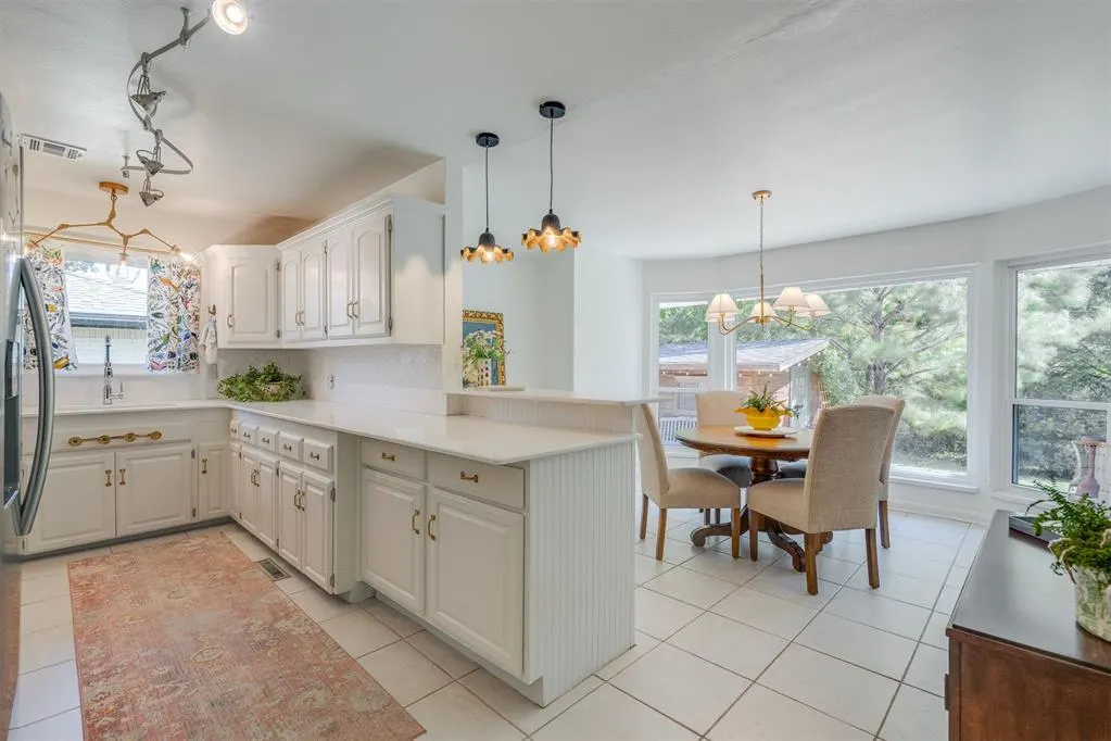 Photo 13 — 10608 Sunnymeade Place, Oklahoma City, OK 73120