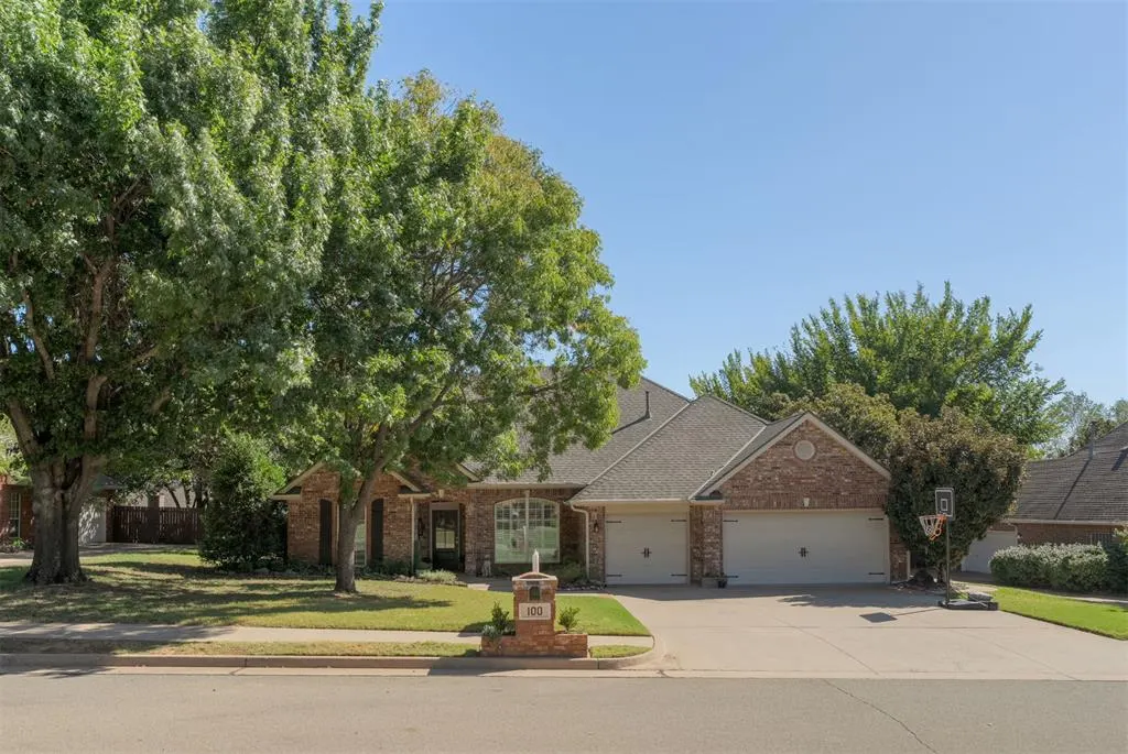 Front exterior — 100 N Crosstimber Trail, Edmond, OK 73034