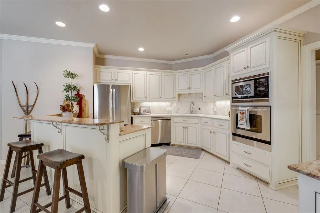 Photo 9 — 100 N Crosstimber Trail, Edmond, OK 73034