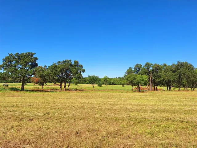 Photo 2 — 6242 Lake Breeze Drive, Guthrie, OK 73044