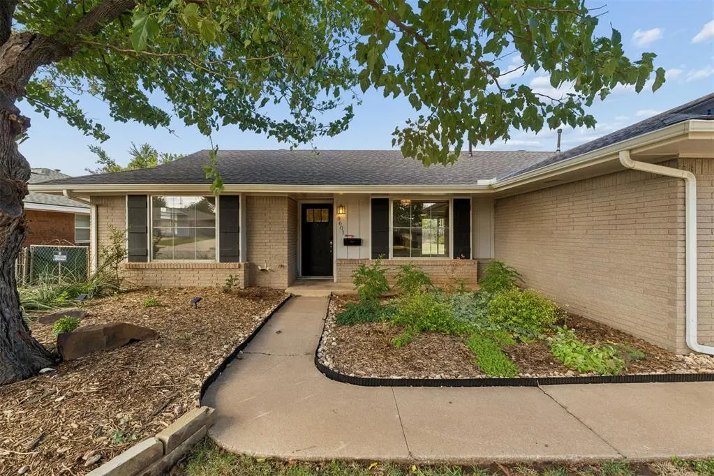 Photo 4 — 9601 Georgia Avenue, The Village, OK 73120