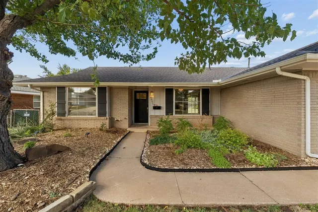 Photo 4 — 9601 Georgia Avenue, The Village, OK 73120
