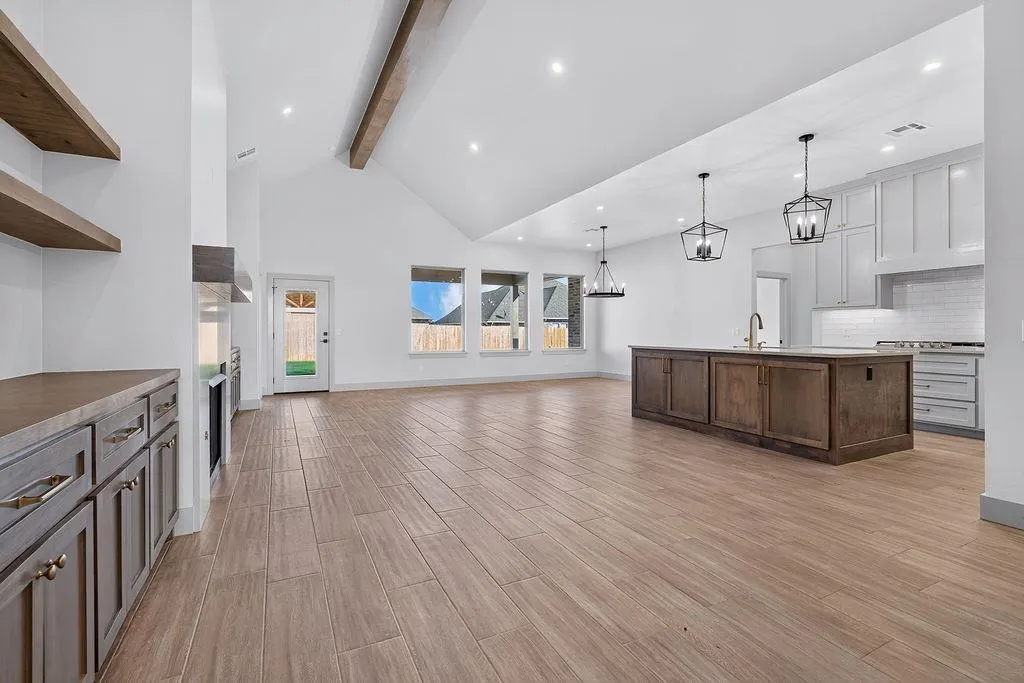 Photo 6 — 709 Manzano Drive, Norman, OK 73071
