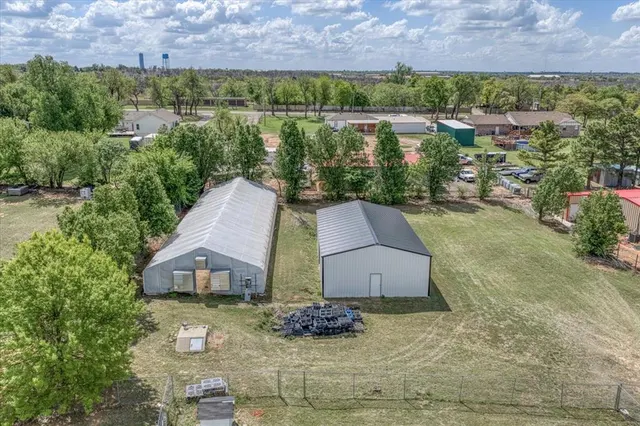Photo 3 — 4040 Lynda Lane, Guthrie, OK 73044