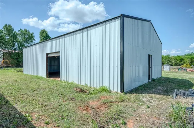 Photo 6 — 4040 Lynda Lane, Guthrie, OK 73044