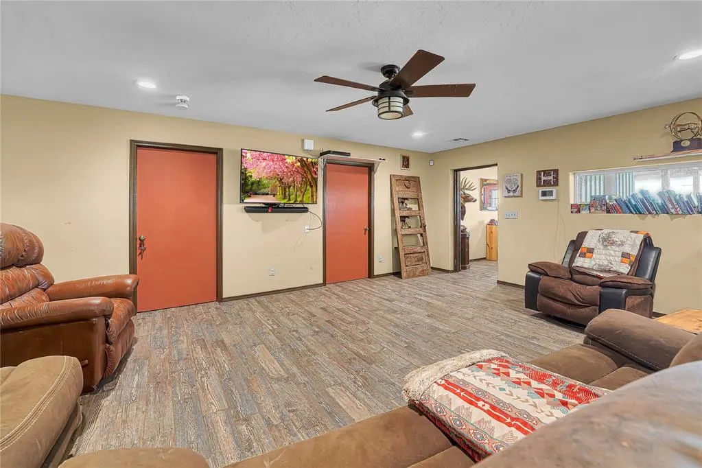Photo 5 — 31665 E County Rd 1350, Willow, OK 73673