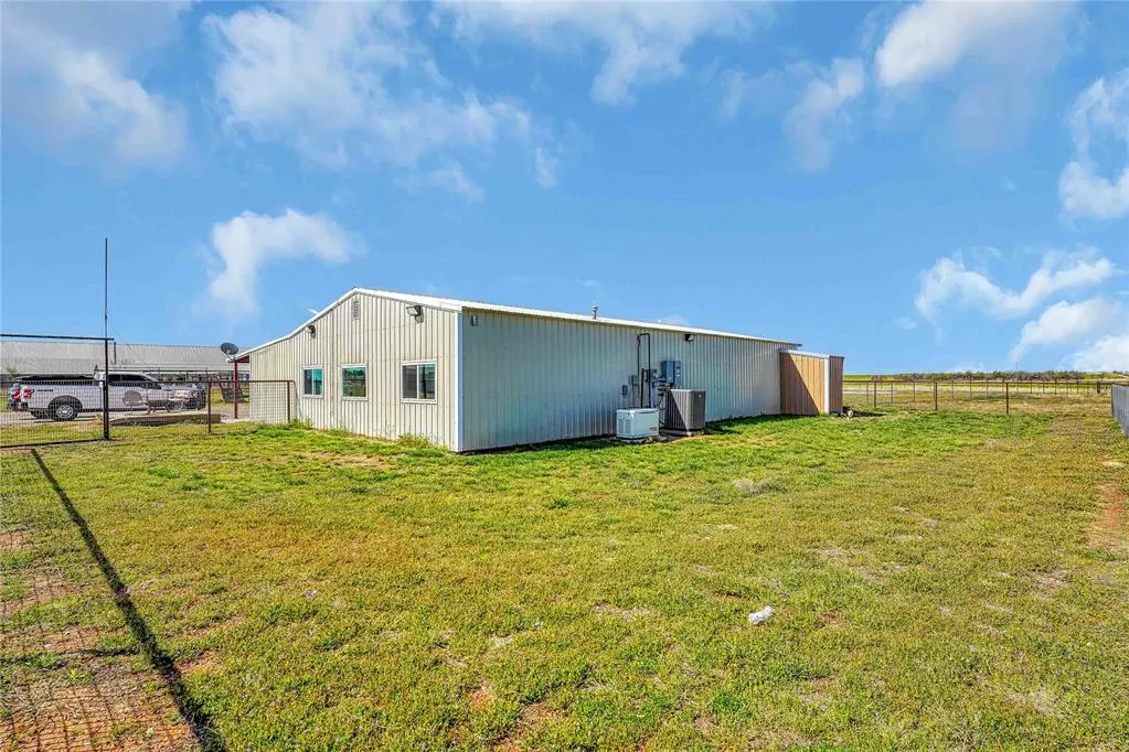 Photo 24 — 31665 E County Rd 1350, Willow, OK 73673