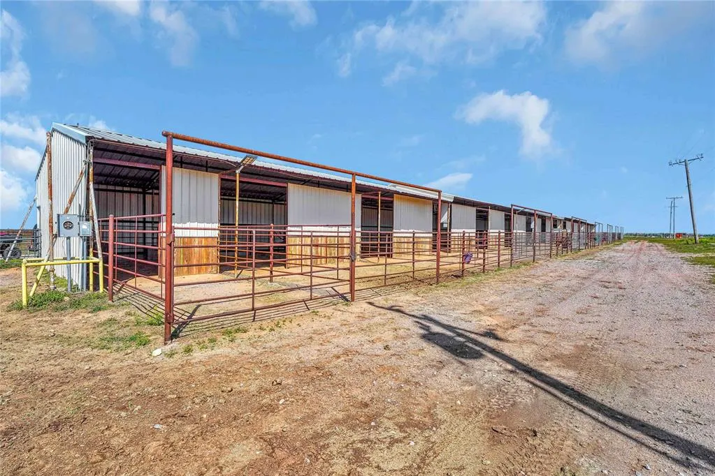 Photo 29 — 31665 E County Rd 1350, Willow, OK 73673