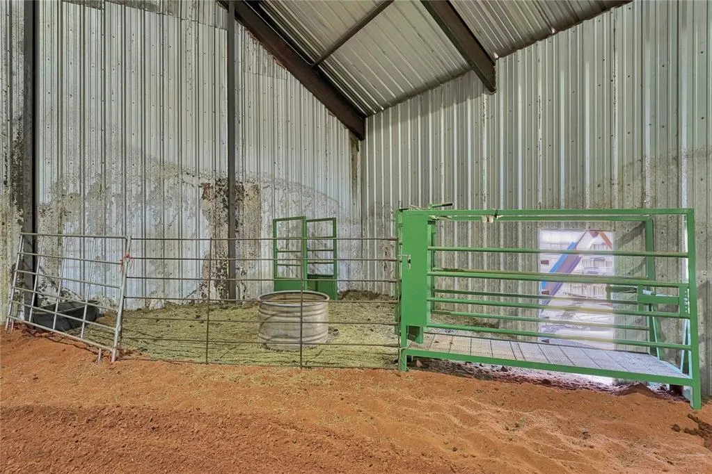 Photo 36 — 31665 E County Rd 1350, Willow, OK 73673