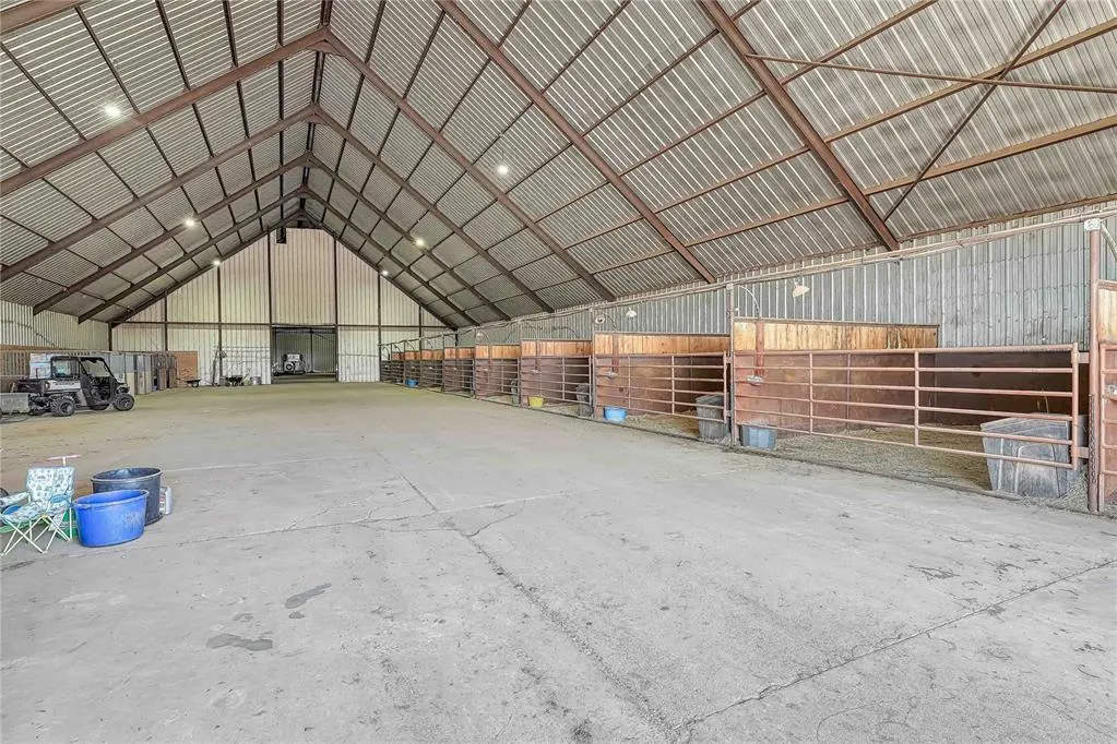 Photo 40 — 31665 E County Rd 1350, Willow, OK 73673