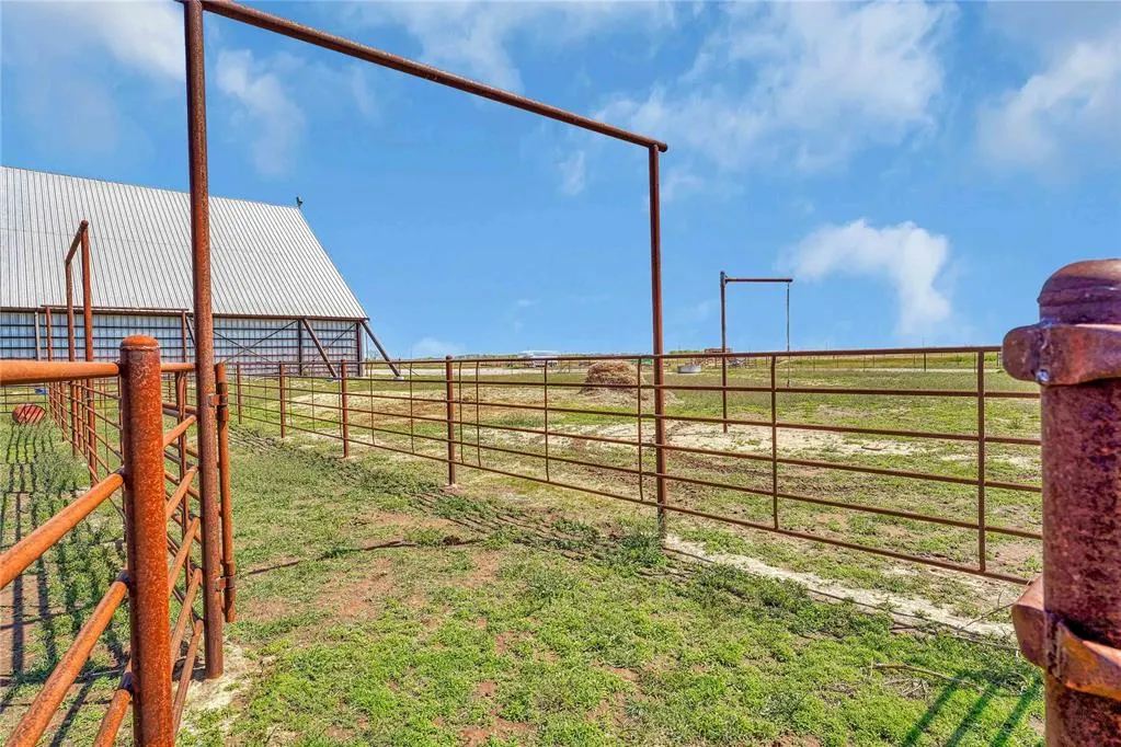 Photo 47 — 31665 E County Rd 1350, Willow, OK 73673