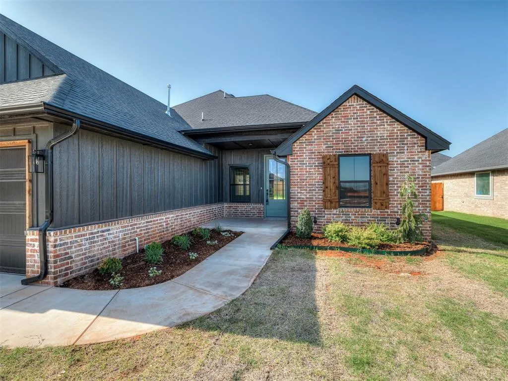 Photo 3 — 10448 SW 50th Street, Mustang, OK 73064