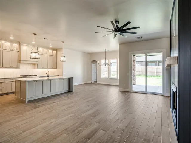 Photo 6 — 10448 SW 50th Street, Mustang, OK 73064