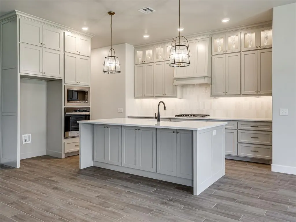 Photo 15 — 10448 SW 50th Street, Mustang, OK 73064