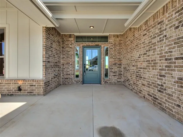 Photo 4 — 10433 SW 50th Street, Mustang, OK 73064