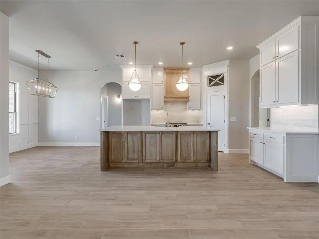 Photo 9 — 10433 SW 50th Street, Mustang, OK 73064