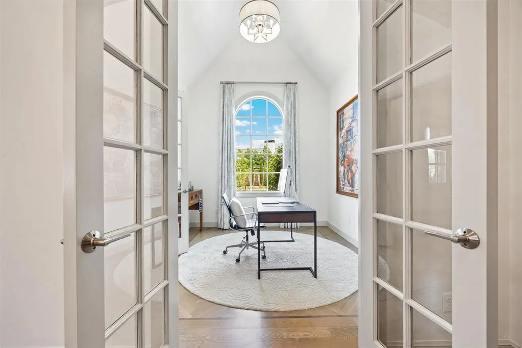 Photo 6 — 6509 Avondale Drive B, Nichols Hills, OK 73116