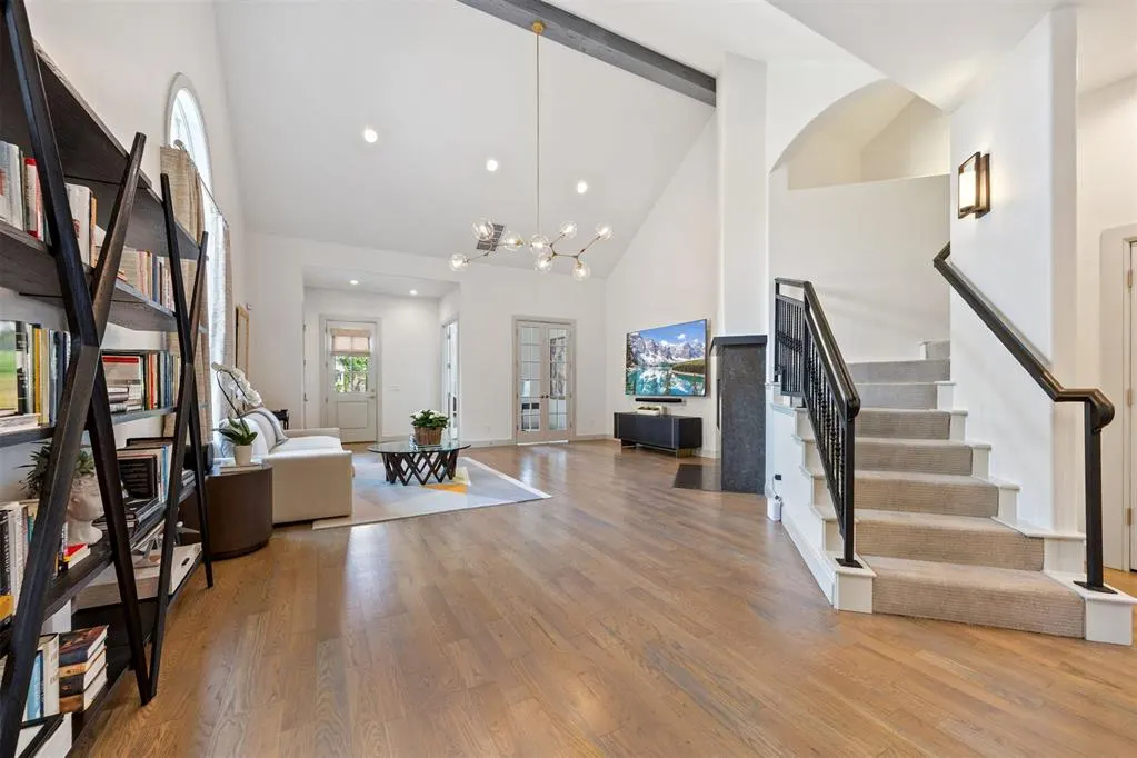 Photo 9 — 6509 Avondale Drive B, Nichols Hills, OK 73116