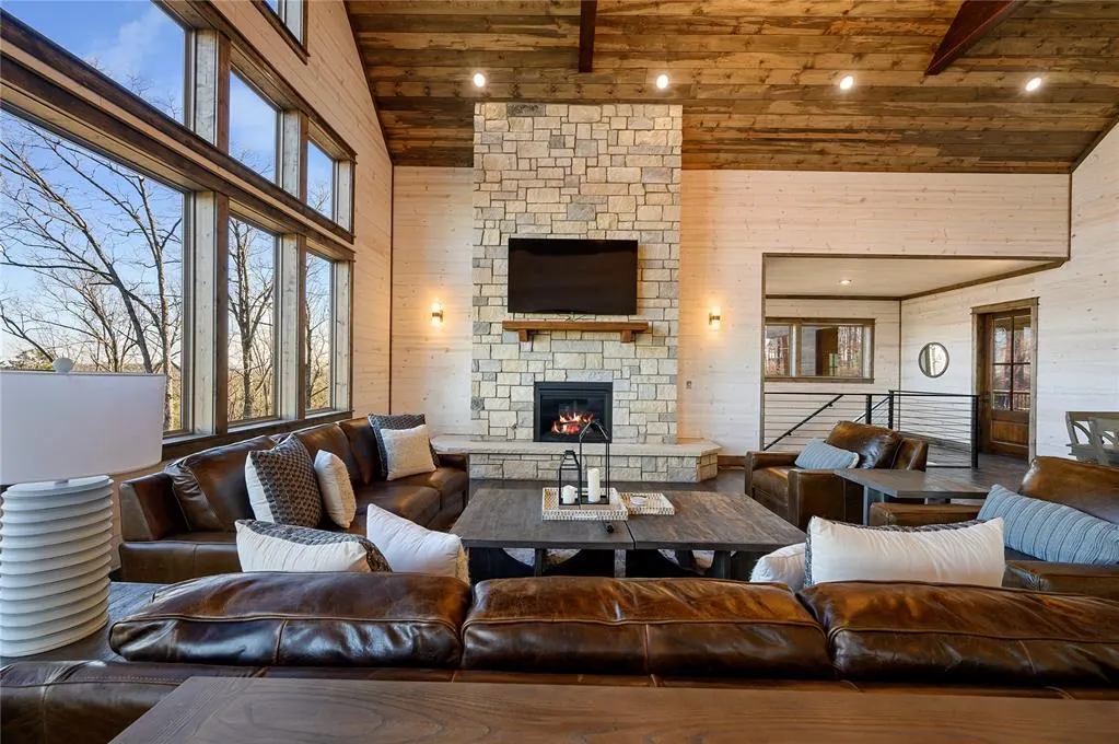Photo 3 — 579 Moonshiner Springs Trail, Broken Bow, OK 74728