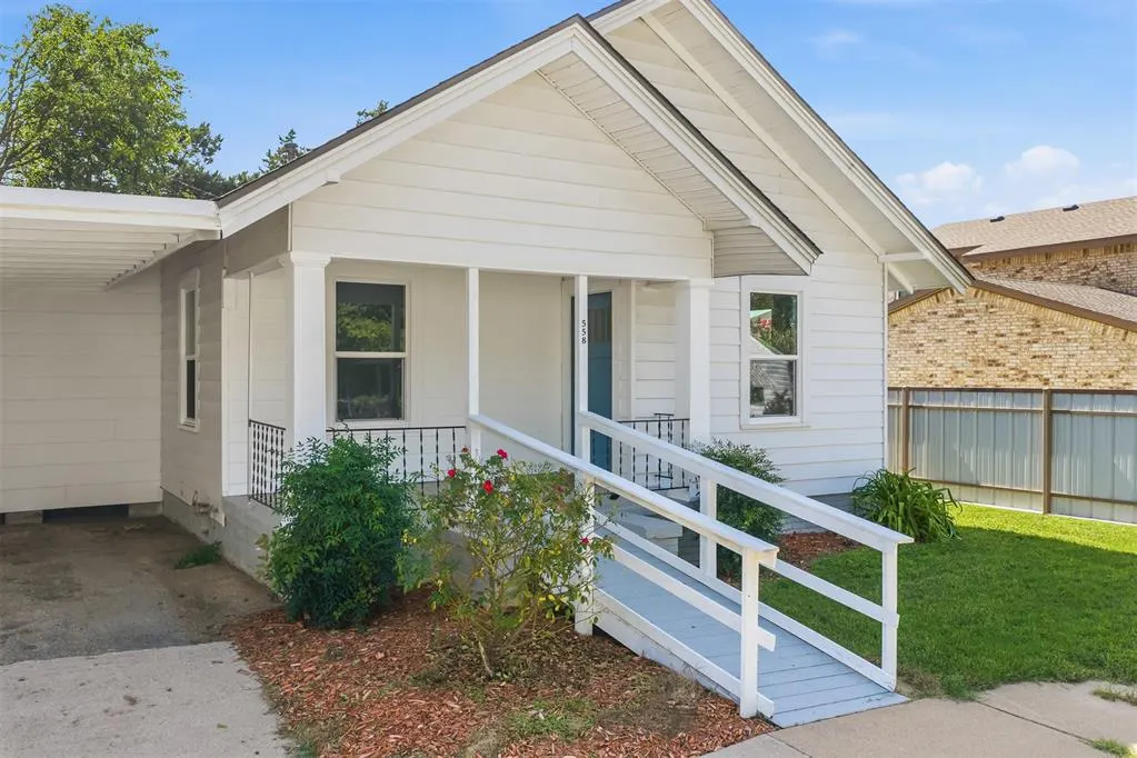 Photo 2 — 558 11th Ave NW, Ardmore, OK 73401