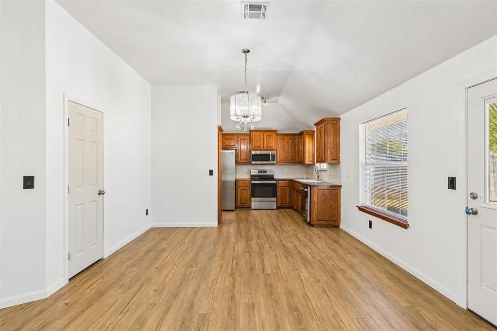 Photo 16 — 1229 NE 23rd Street, Moore, OK 73160