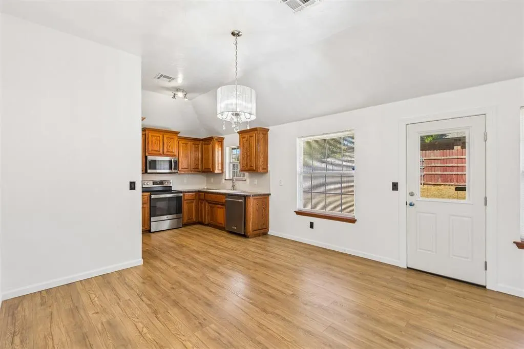 Photo 17 — 1229 NE 23rd Street, Moore, OK 73160