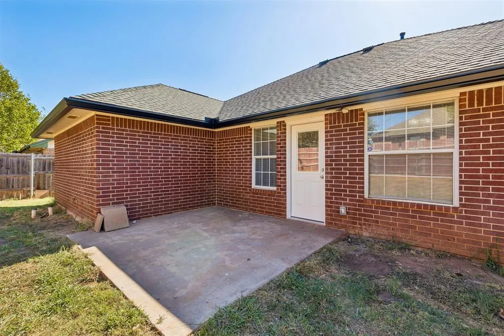 Photo 39 — 1229 NE 23rd Street, Moore, OK 73160