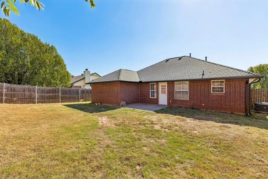 Photo 41 — 1229 NE 23rd Street, Moore, OK 73160
