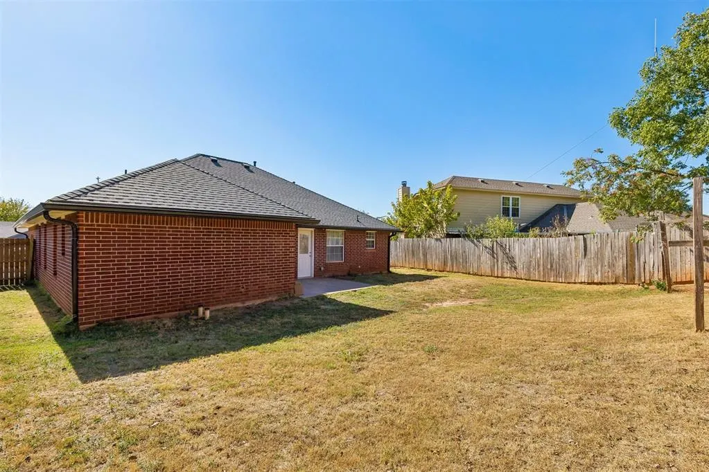Photo 42 — 1229 NE 23rd Street, Moore, OK 73160