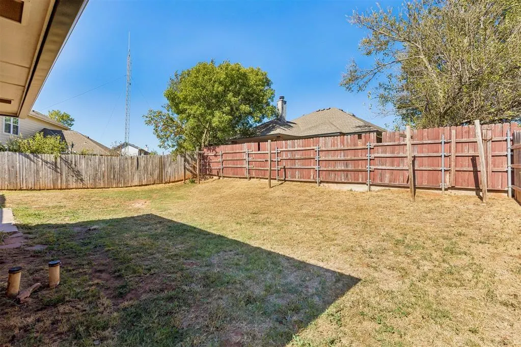 Photo 43 — 1229 NE 23rd Street, Moore, OK 73160