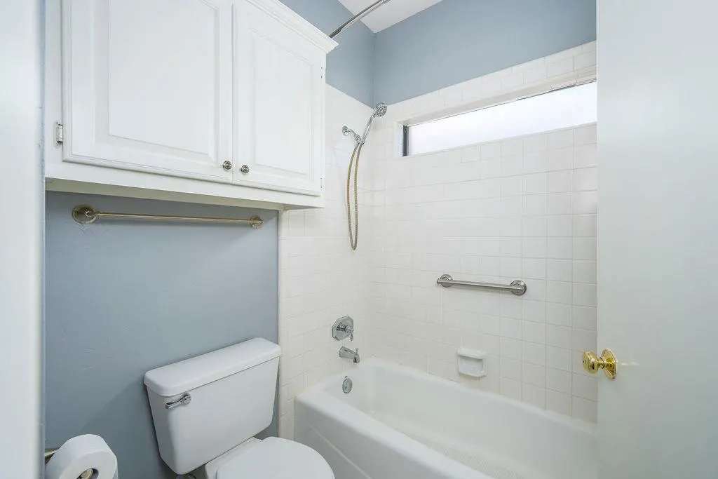 Photo 18 — 11904 Barrywood Drive, Oklahoma City, OK 73120