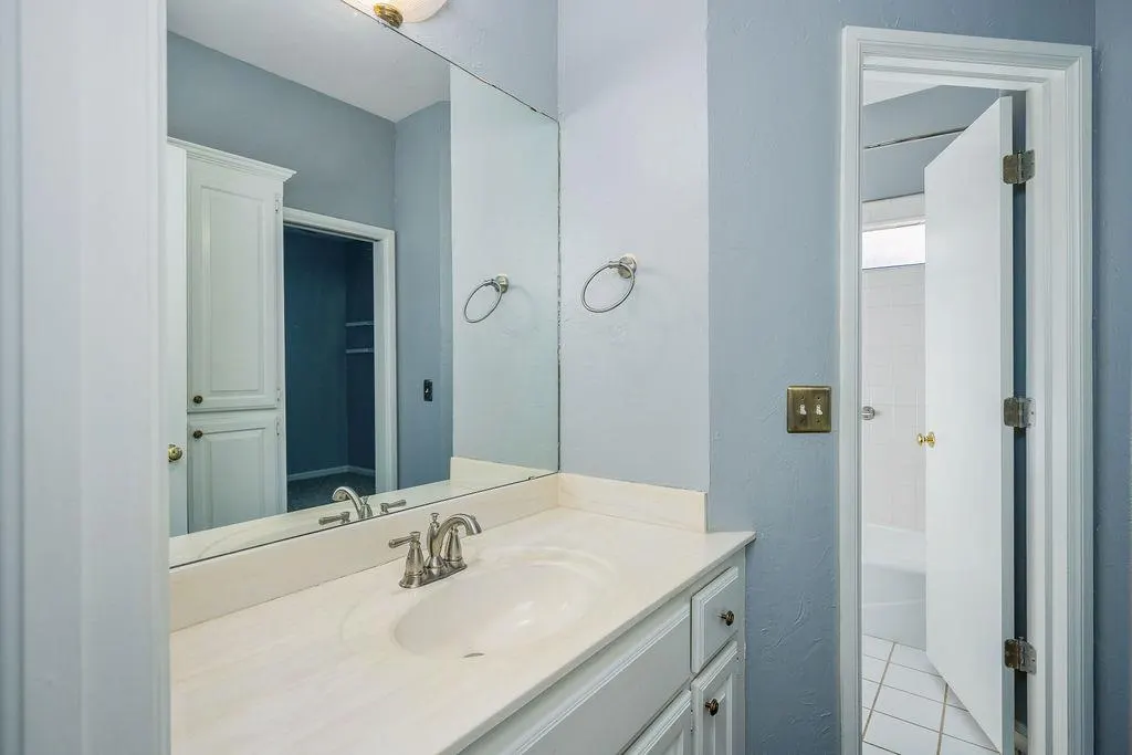Photo 19 — 11904 Barrywood Drive, Oklahoma City, OK 73120