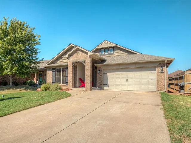 Photo 3 — 915 Eaglerock Lane, Norman, OK 73069