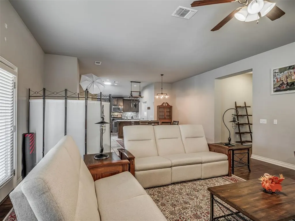 Photo 11 — 915 Eaglerock Lane, Norman, OK 73069