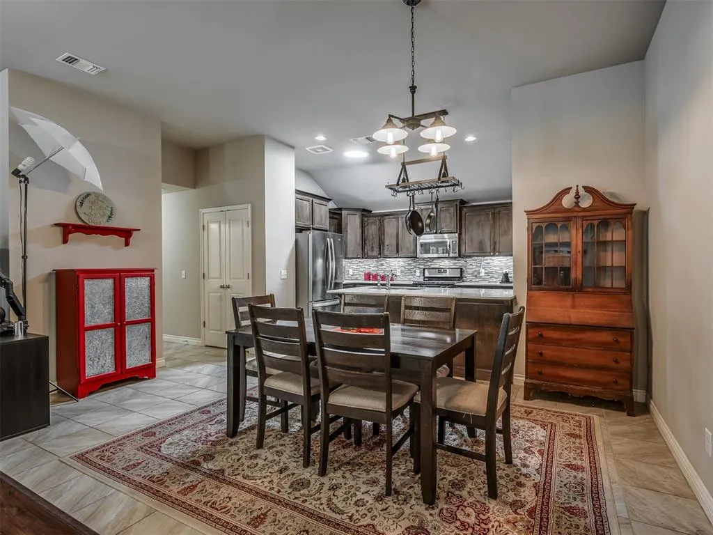 Photo 12 — 915 Eaglerock Lane, Norman, OK 73069