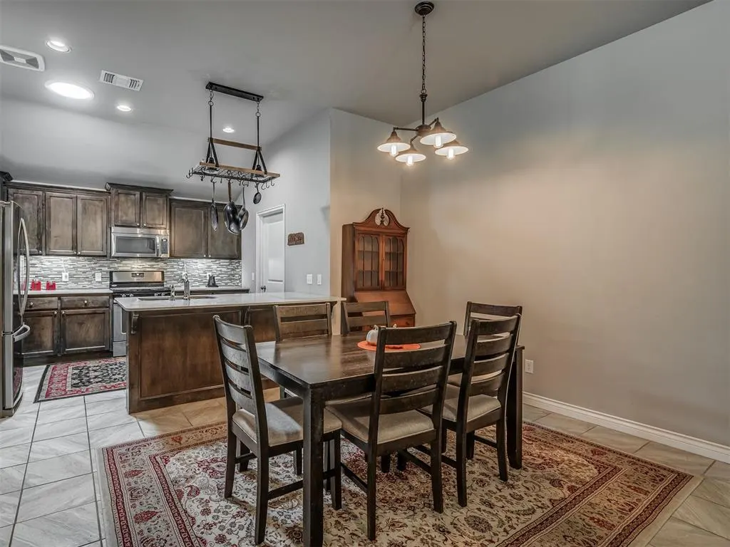 Photo 13 — 915 Eaglerock Lane, Norman, OK 73069