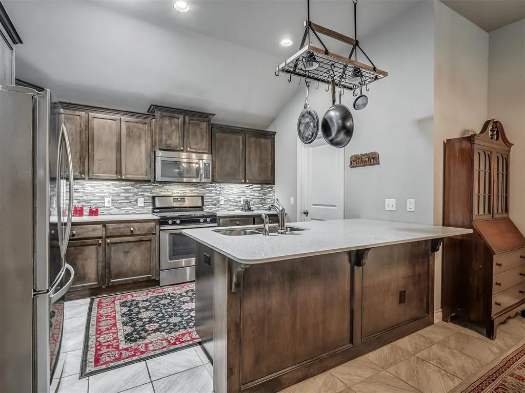 Photo 14 — 915 Eaglerock Lane, Norman, OK 73069