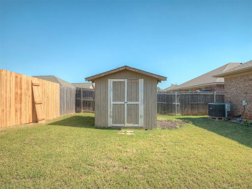 Photo 42 — 915 Eaglerock Lane, Norman, OK 73069