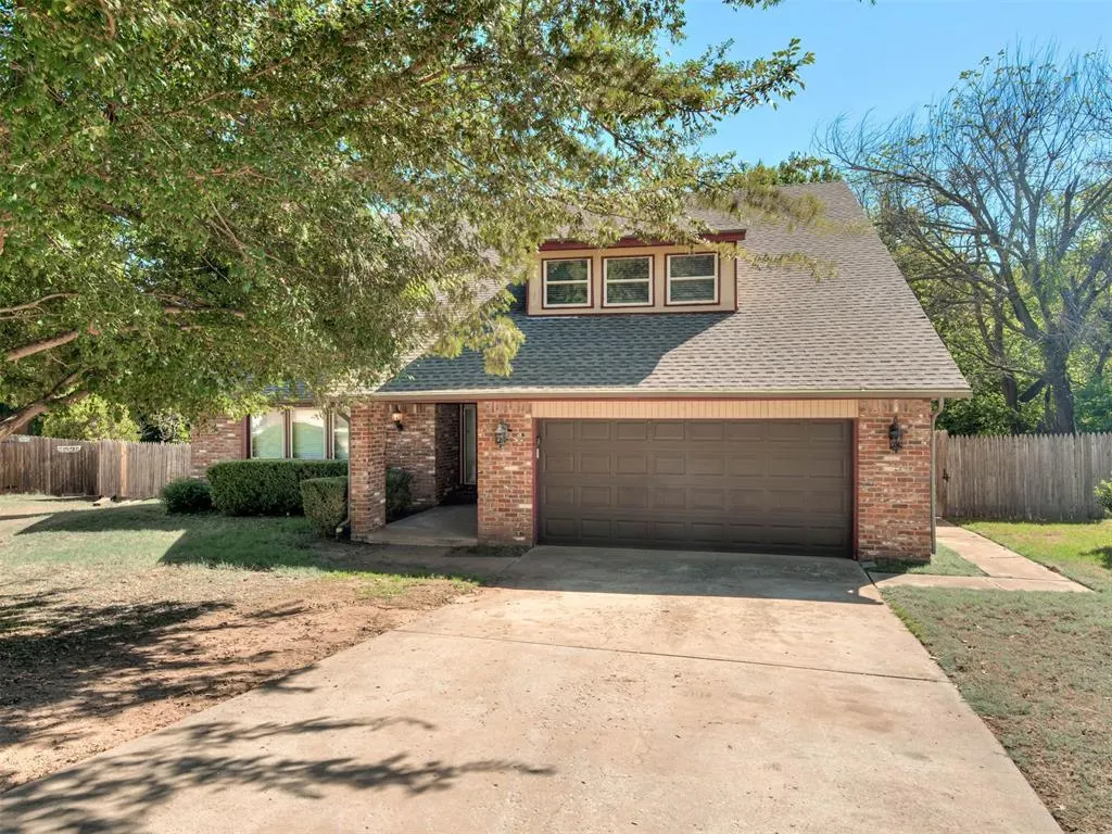 Front exterior — 524 Canyon Road, Edmond, OK 73034