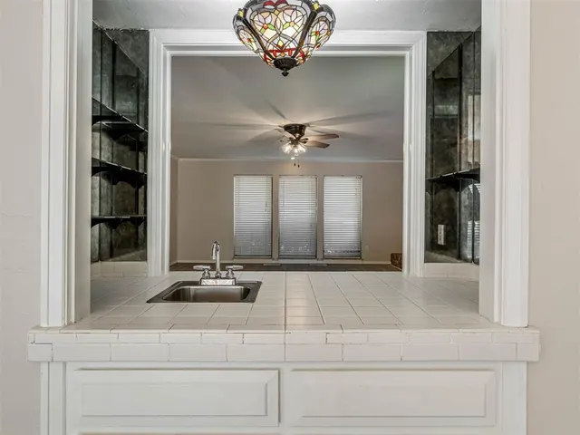 Photo 6 — 524 Canyon Road, Edmond, OK 73034