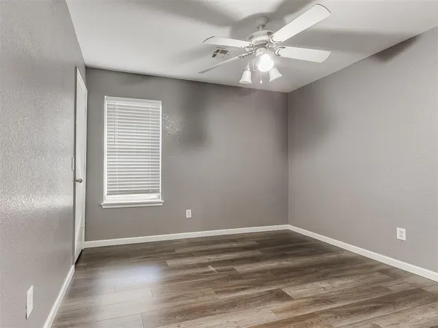 Photo 5 — 240 SE 23rd Street, Moore, OK 73160