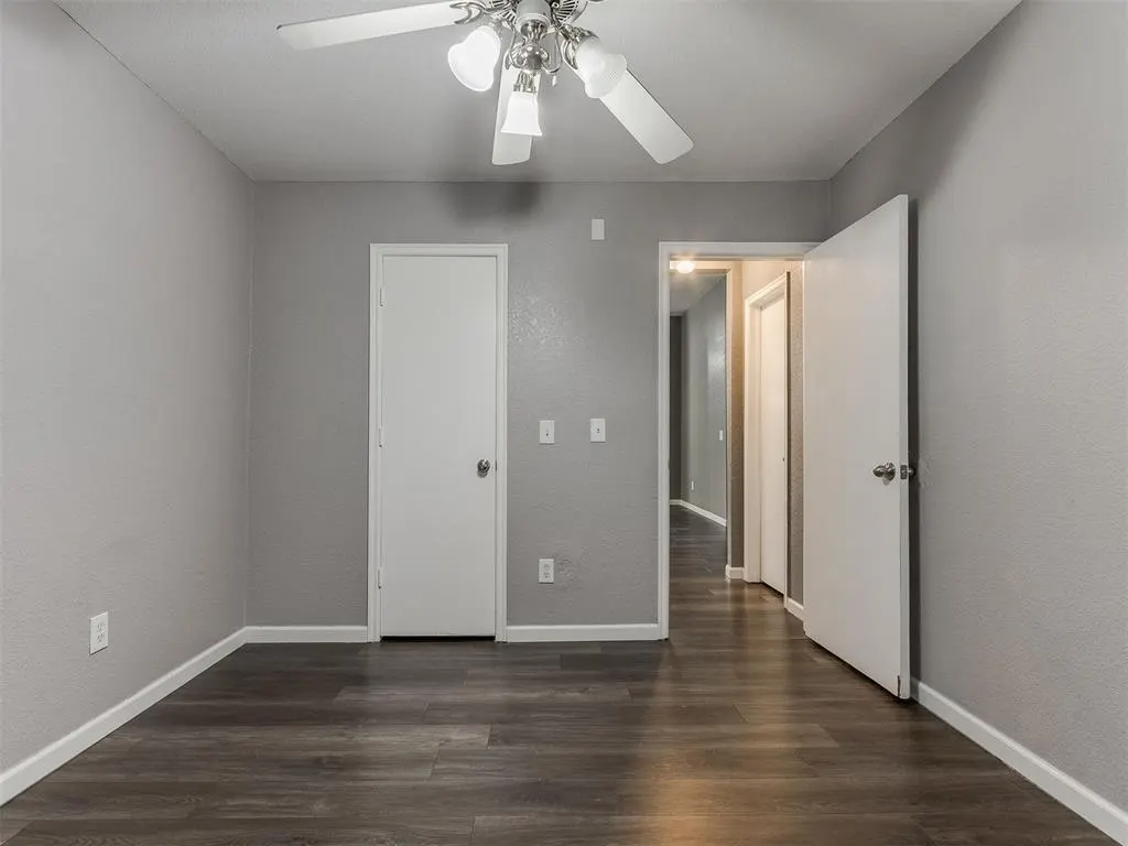 Photo 7 — 240 SE 23rd Street, Moore, OK 73160
