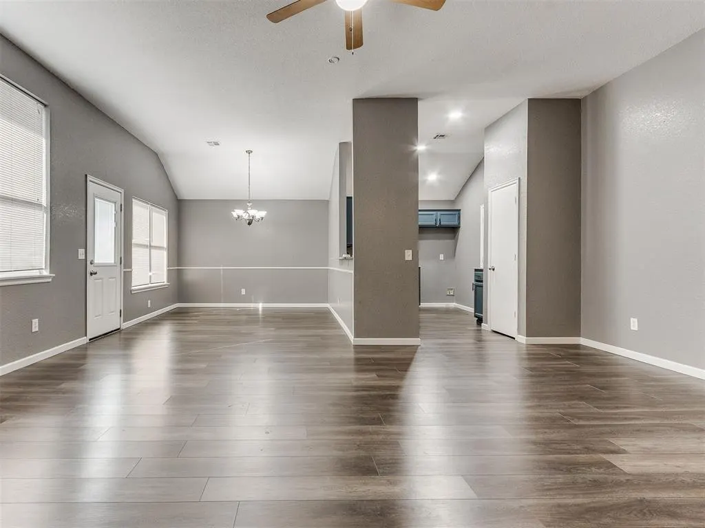 Photo 8 — 240 SE 23rd Street, Moore, OK 73160