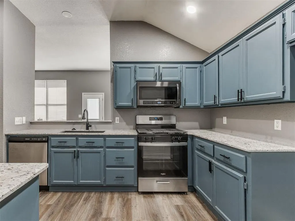 Photo 11 — 240 SE 23rd Street, Moore, OK 73160