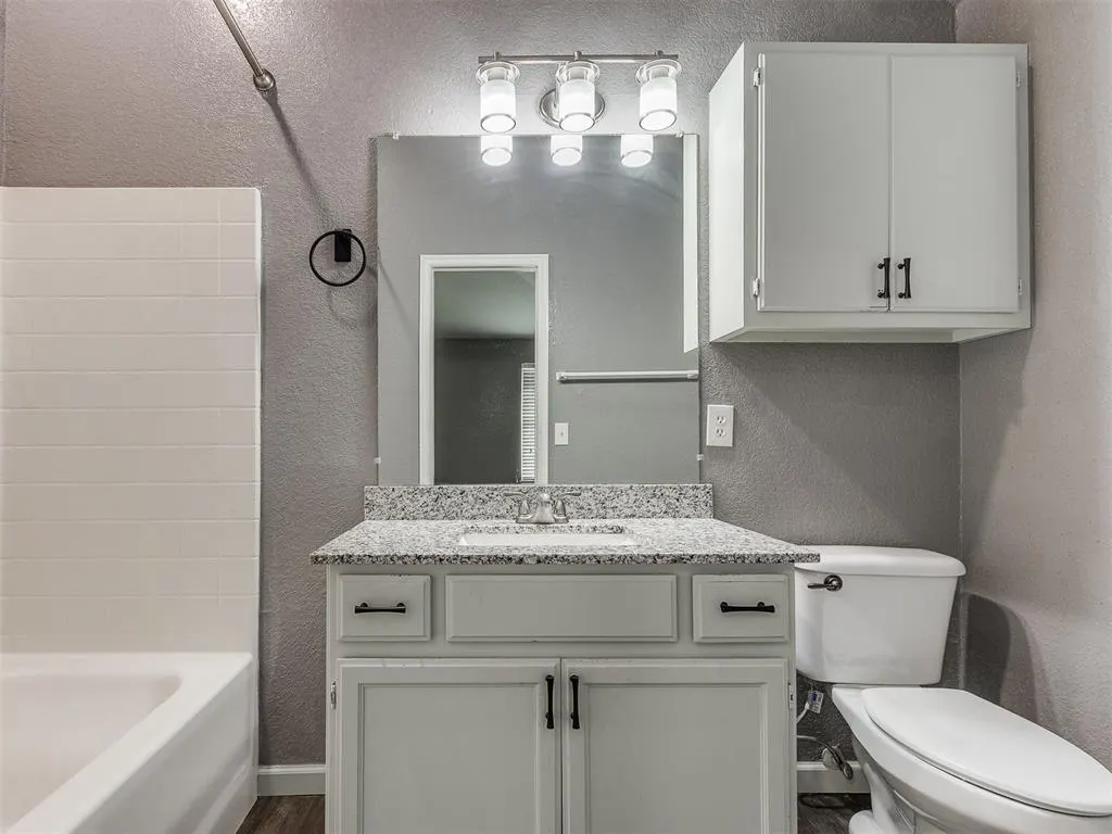 Photo 13 — 240 SE 23rd Street, Moore, OK 73160
