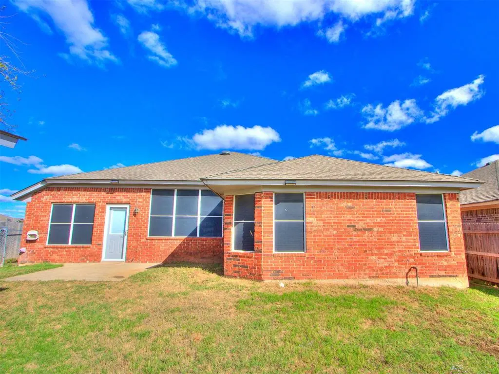 Photo 16 — 240 SE 23rd Street, Moore, OK 73160