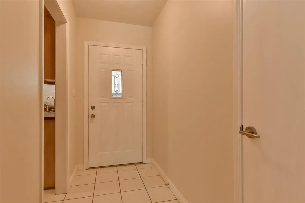 Photo 4 — 8124 NW 19th Street, Oklahoma City, OK 73127