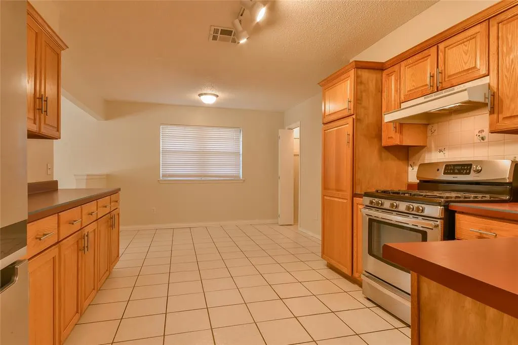 Photo 7 — 8124 NW 19th Street, Oklahoma City, OK 73127